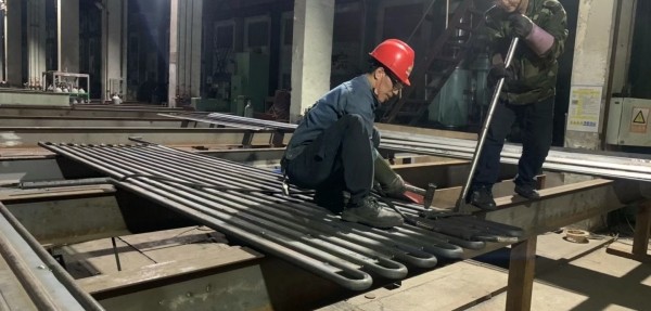 φ60.3×7.5\SA-210C 水冷壁帶鰭片內(nèi)螺紋管，帶鰭片。2）附質(zhì)量證明書，3）品牌：武鍋、東鍋、哈鍋選其一