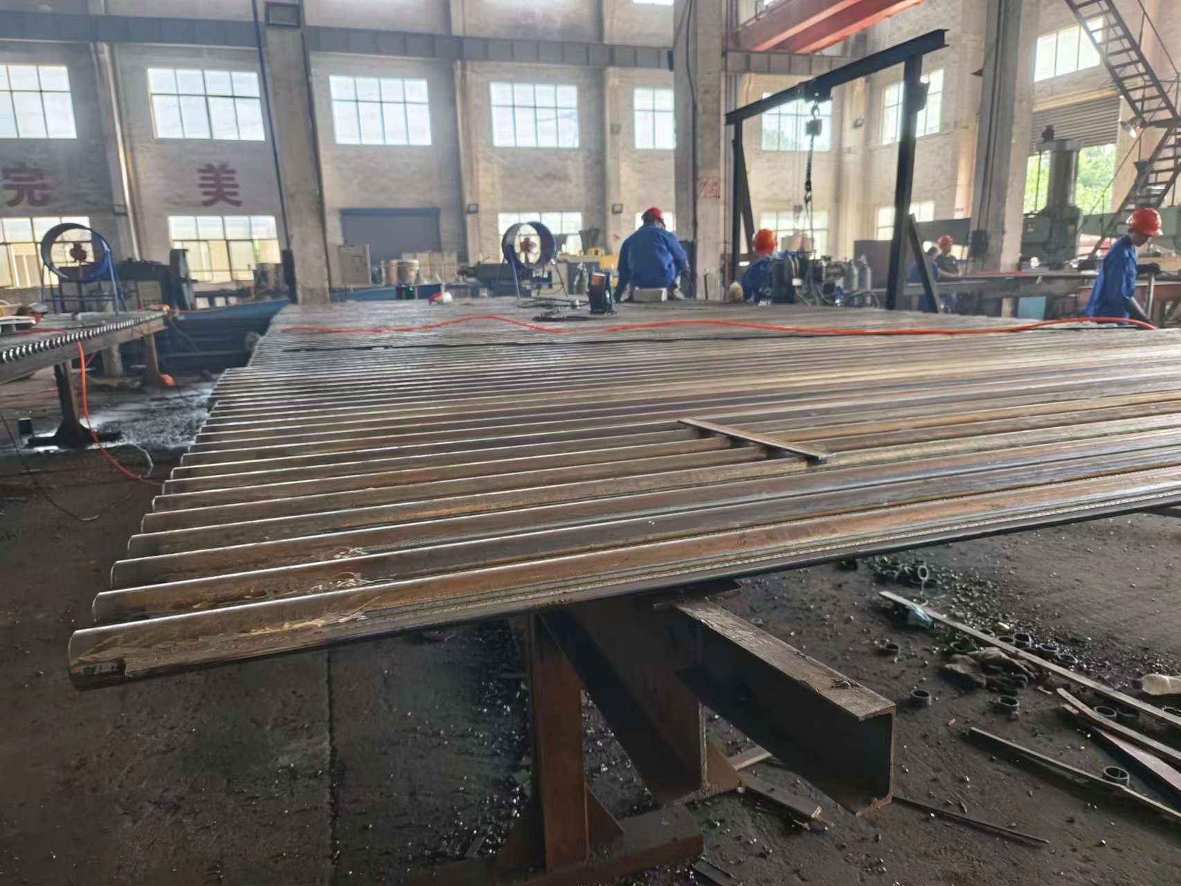 φ60.3×7.5\SA-210C 水冷壁帶鰭片內(nèi)螺紋管，帶鰭片。2）附質(zhì)量證明書，3）品牌：武鍋、東鍋、哈鍋選其一